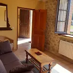 Rurales La Escuela Apartment *