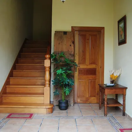 Rurales La Escuela * Buelles