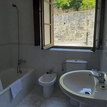 Rurales La Escuela * Buelles